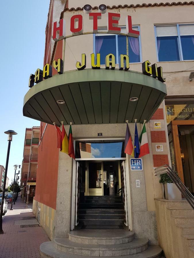 Hotel Fray Juan Gil อาเรวาโล ภายนอก รูปภาพ